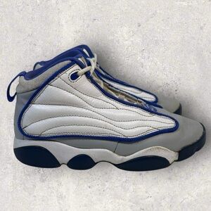 Kids Jordan Pro Strong size 2Y